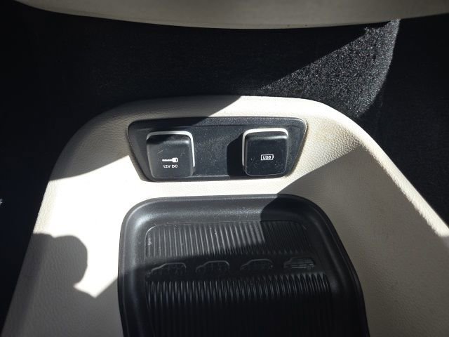 Used 2020 Chrysler Pacifica Touring w/ Cold Weather Group image 15