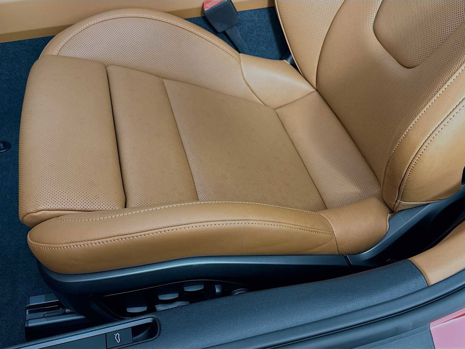 Certified 2025 Porsche 911 Carrera image 13