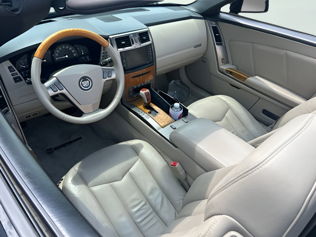 Used 2006 Cadillac XLR RWD image 7