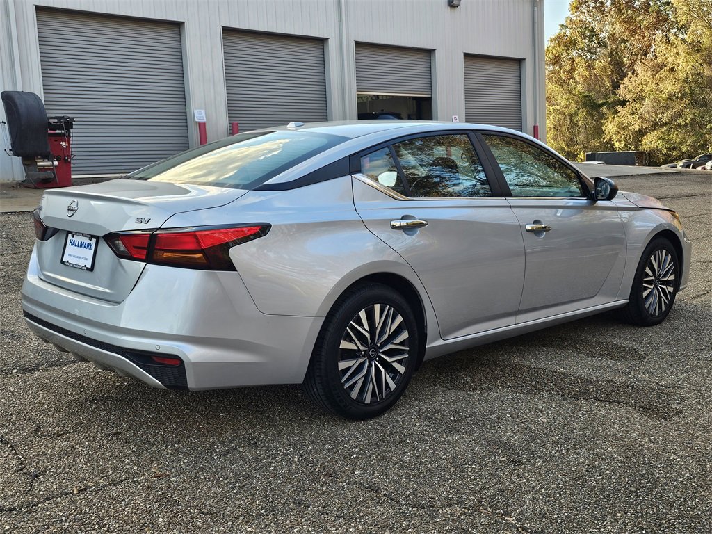 Used 2024 Nissan Altima 2.5 SV image 4