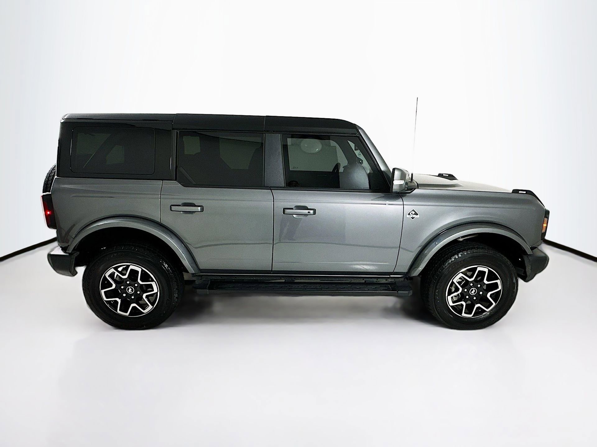 Used 2024 Ford Bronco Outer Banks AWD/4WD image 9