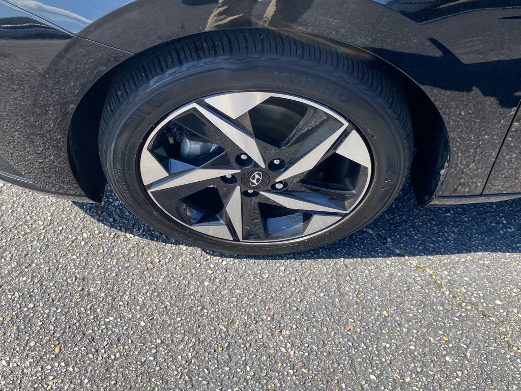 Used 2023 Hyundai Elantra SEL w/ Convenience Package image 14