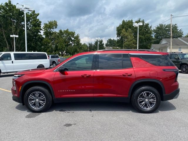 Used 2026 Chevrolet Traverse LT w/ Driver Confidence Package AWD/4WD image 2