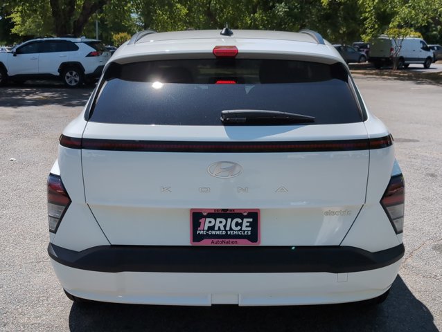 Certified 2024 Hyundai Kona SEL image 6