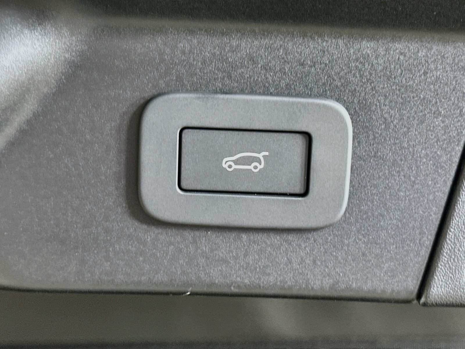 New 2026 Land Rover Range Rover Velar S AWD/4WD image 12