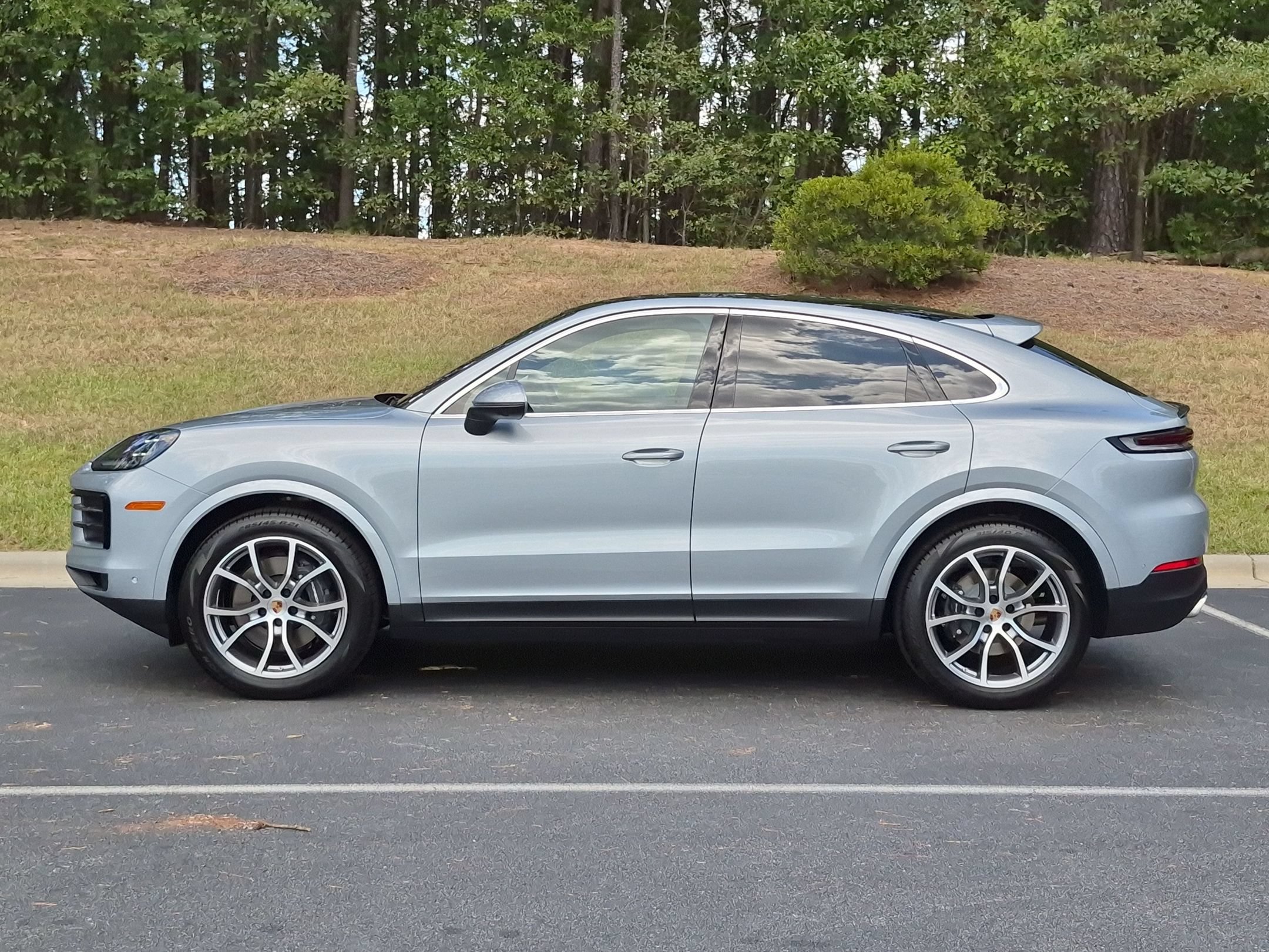 New 2026 Porsche Cayenne Coupe AWD/4WD image 2