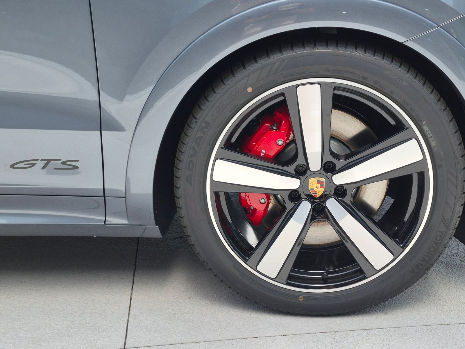 New 2026 Porsche Cayenne GTS AWD/4WD image 28