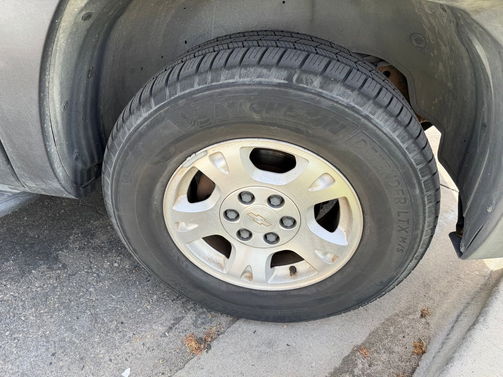 Used 2003 Chevrolet Avalanche 4x4 w/ Suspension Package, Off-Road image 3