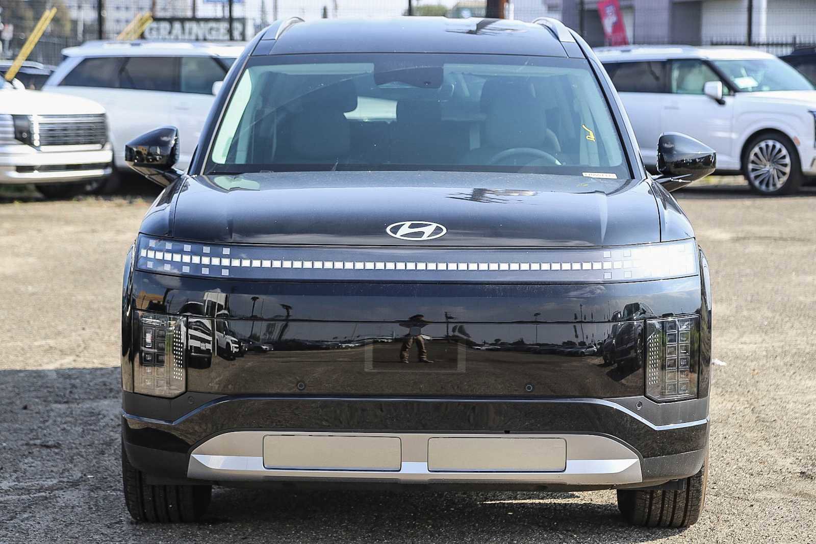 New 2026 Hyundai Ioniq 9 SE AWD/4WD image 2