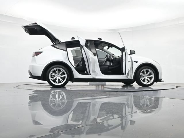 Used 2022 Tesla Model Y Long Range AWD/4WD image 51