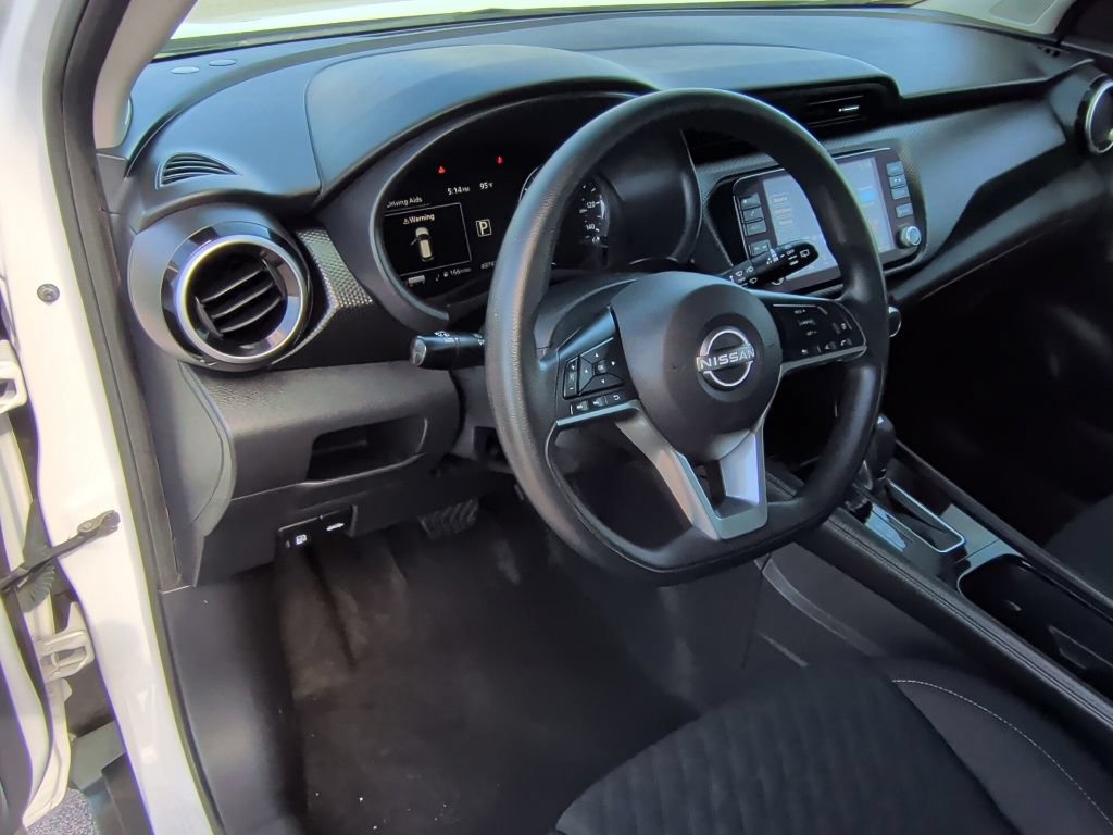Used 2023 Nissan Kicks SV FWD image 14