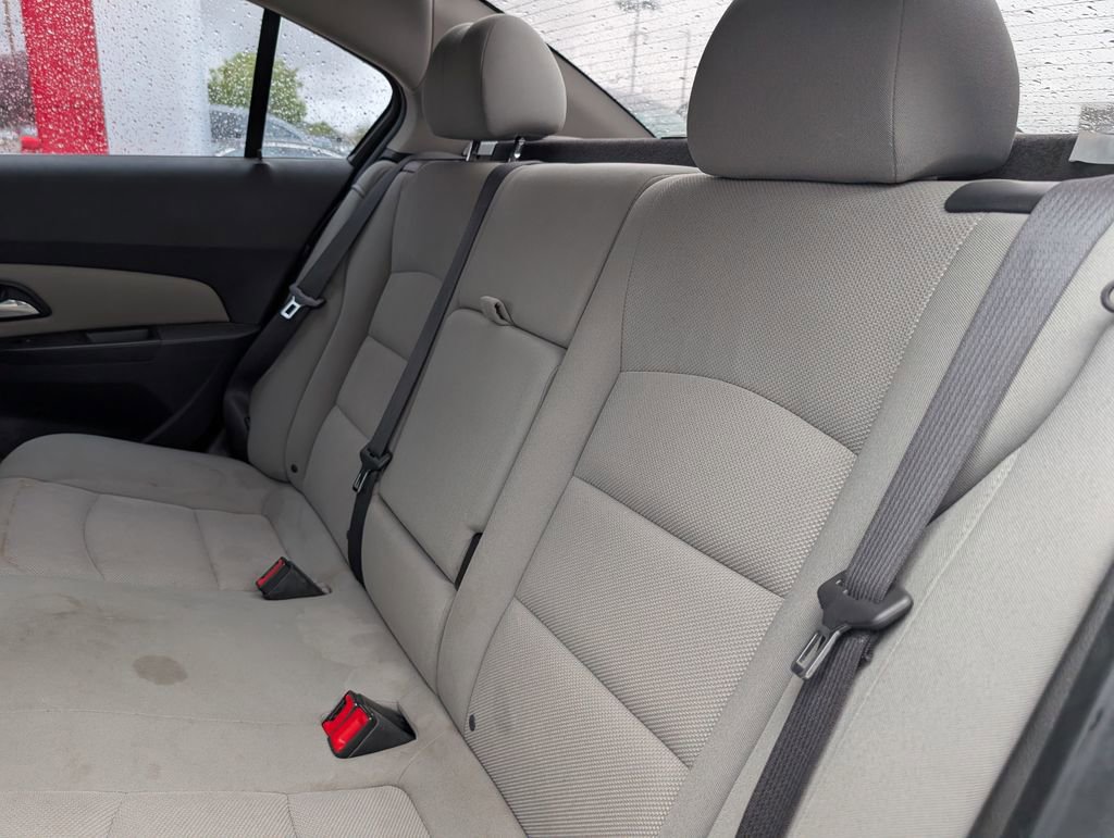 Used 2014 Chevrolet Cruze LT image 8