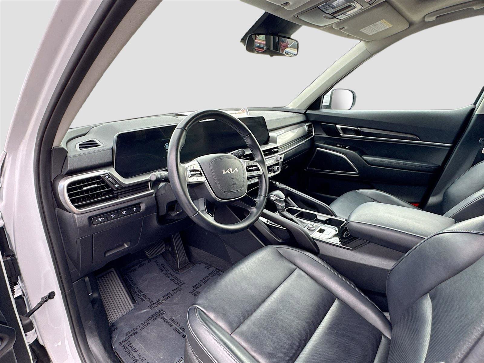 Used 2025 Kia Telluride S image 9