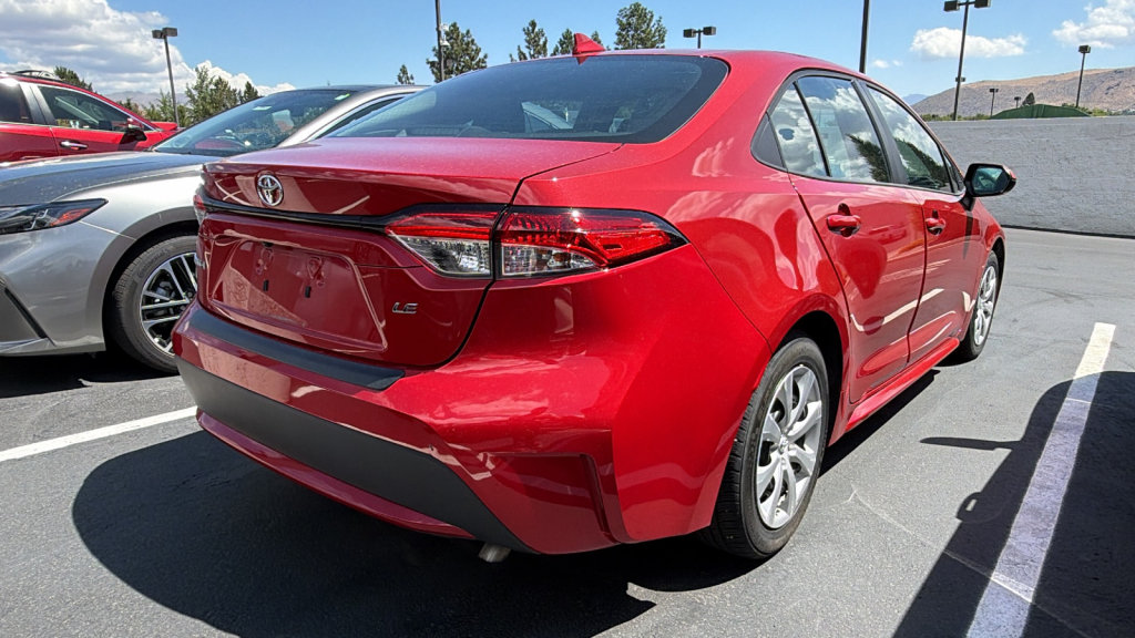 Certified 2021 Toyota Corolla LE w/ Carpet Mat Package (TMS) FWD image 2