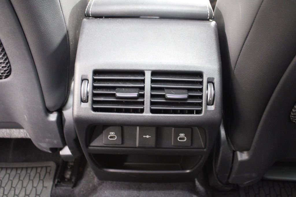 Used 2024 Jaguar E-PACE R-Dynamic SE image 39