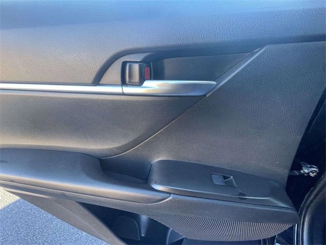 Used 2024 Toyota Camry SE image 11