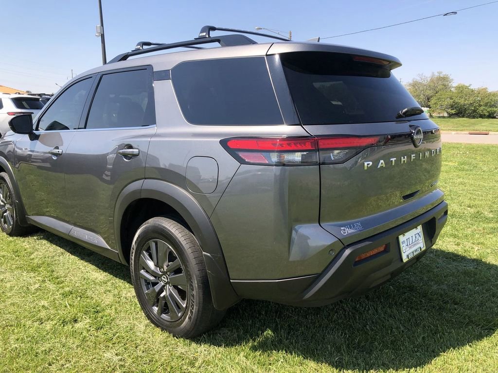 Used 2022 Nissan Pathfinder SV image 12