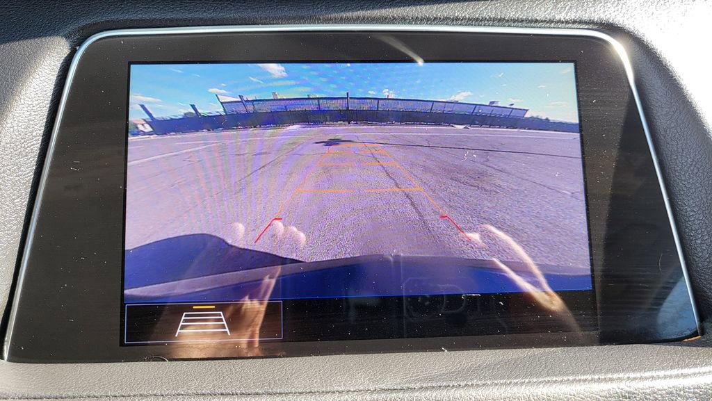 Used 2020 Cadillac XT4 Luxury w/ Cold Weather Package image 32