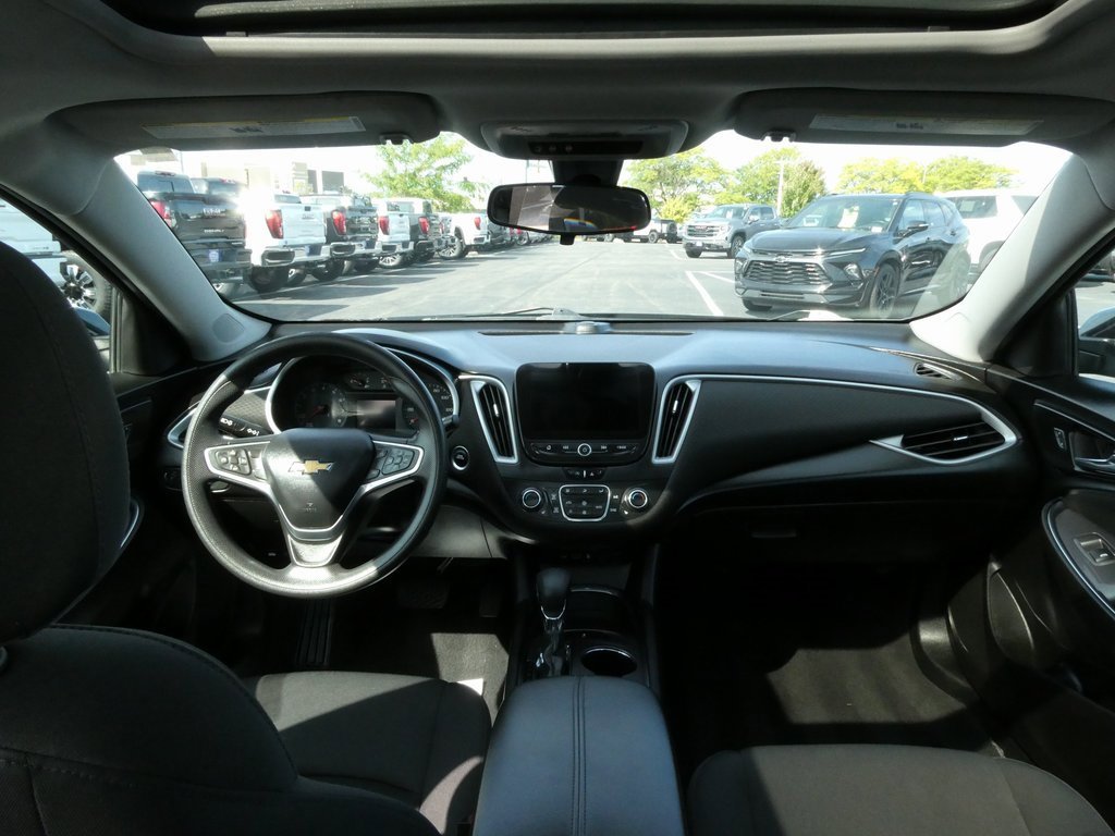 Used 2022 Chevrolet Malibu LT image 32