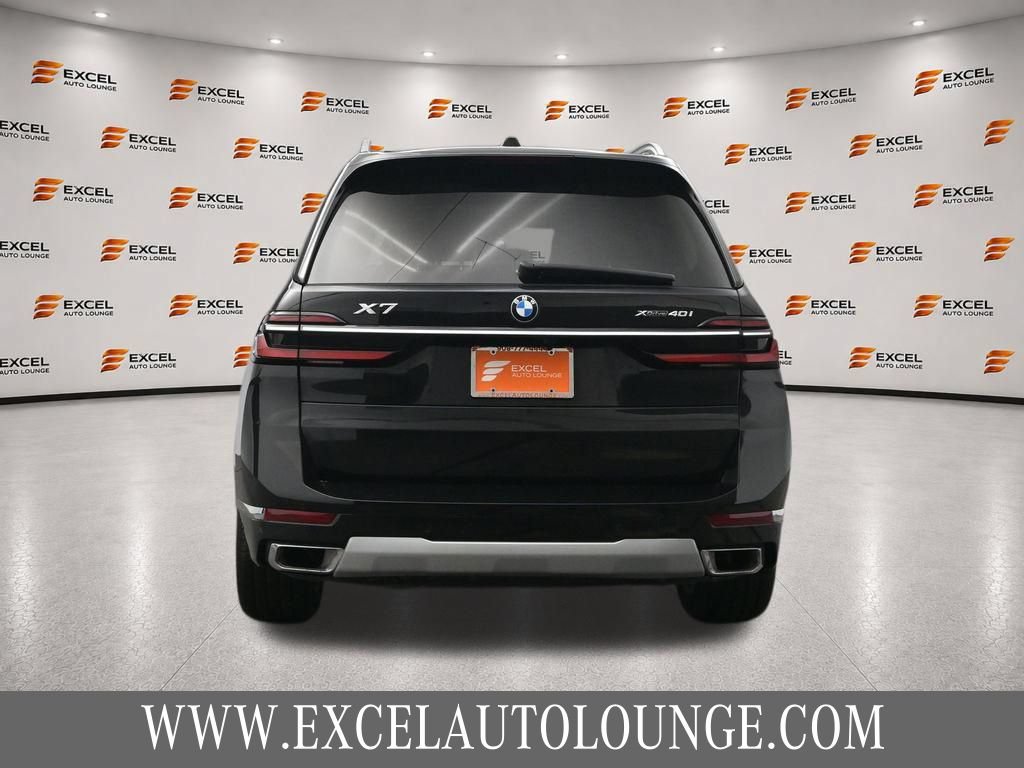 Used 2024 BMW X7 xDrive40i w/ Premium Package AWD/4WD image 4