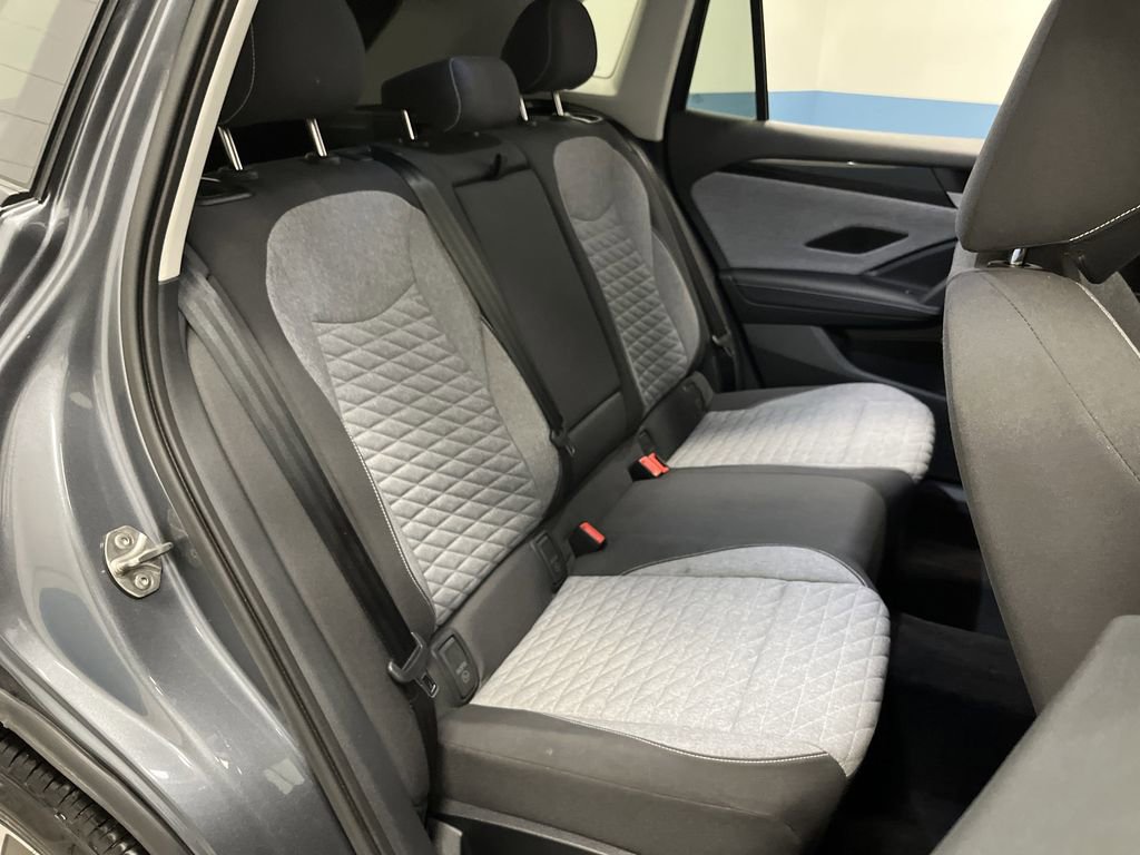 Used 2025 Volkswagen Tiguan S image 29