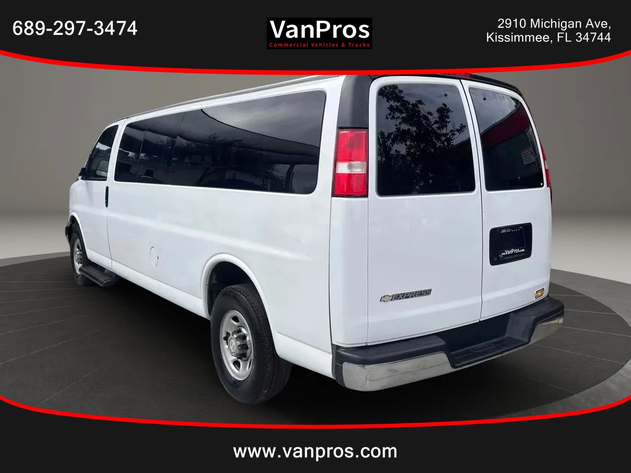 Used 2018 Chevrolet Express 3500 LT w/ LT Preferred Equipment Group RWD image 3