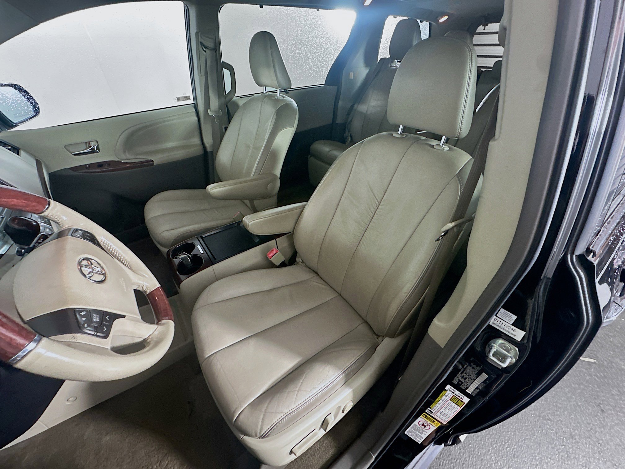 Used 2011 Toyota Sienna Limited w/ Premium Pkg FWD image 13