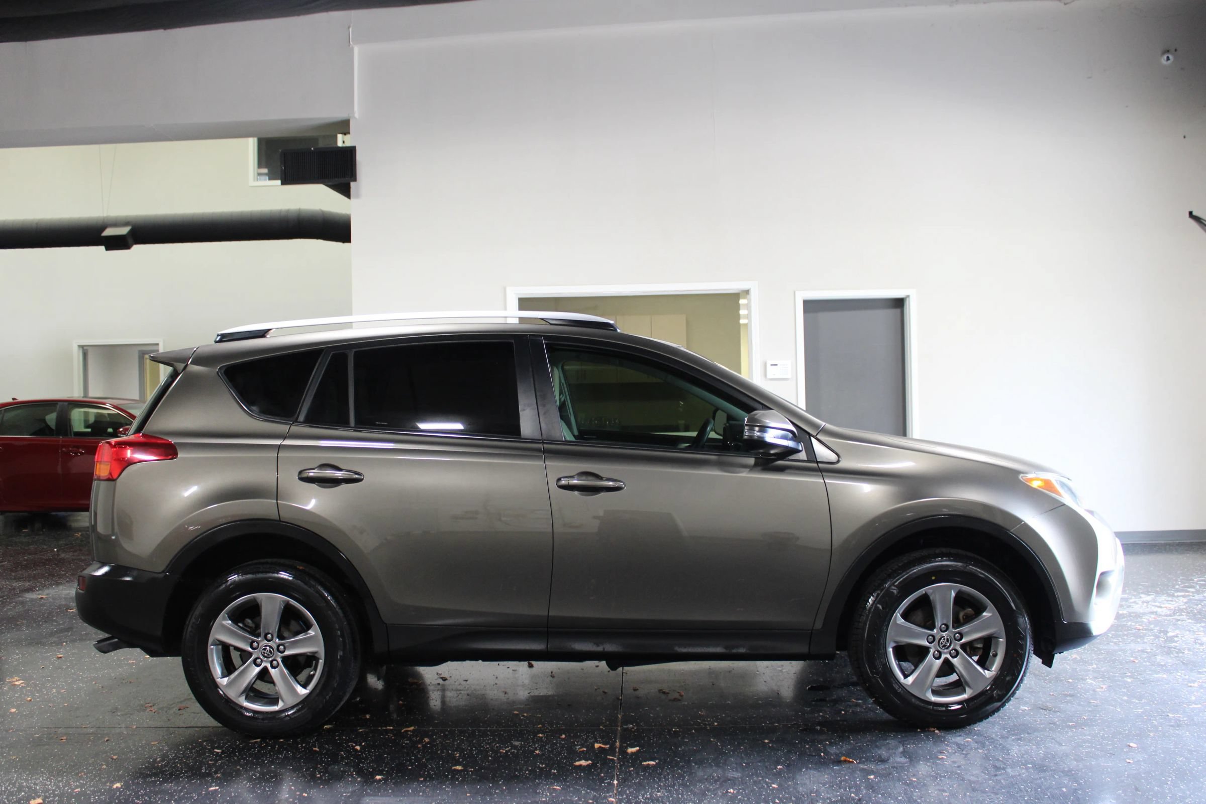 Used 2015 Toyota RAV4 XLE FWD image 2