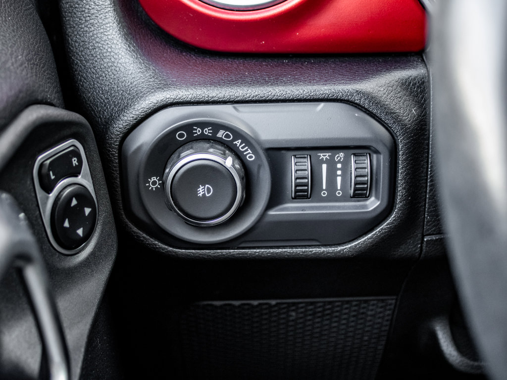 Used 2018 Jeep Wrangler Unlimited Rubicon image 40