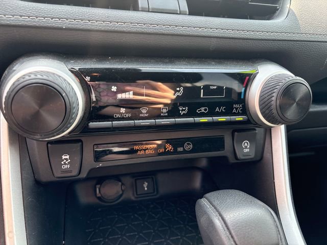 Used 2020 Toyota RAV4 LE w/ All Weather Liner Package image 22