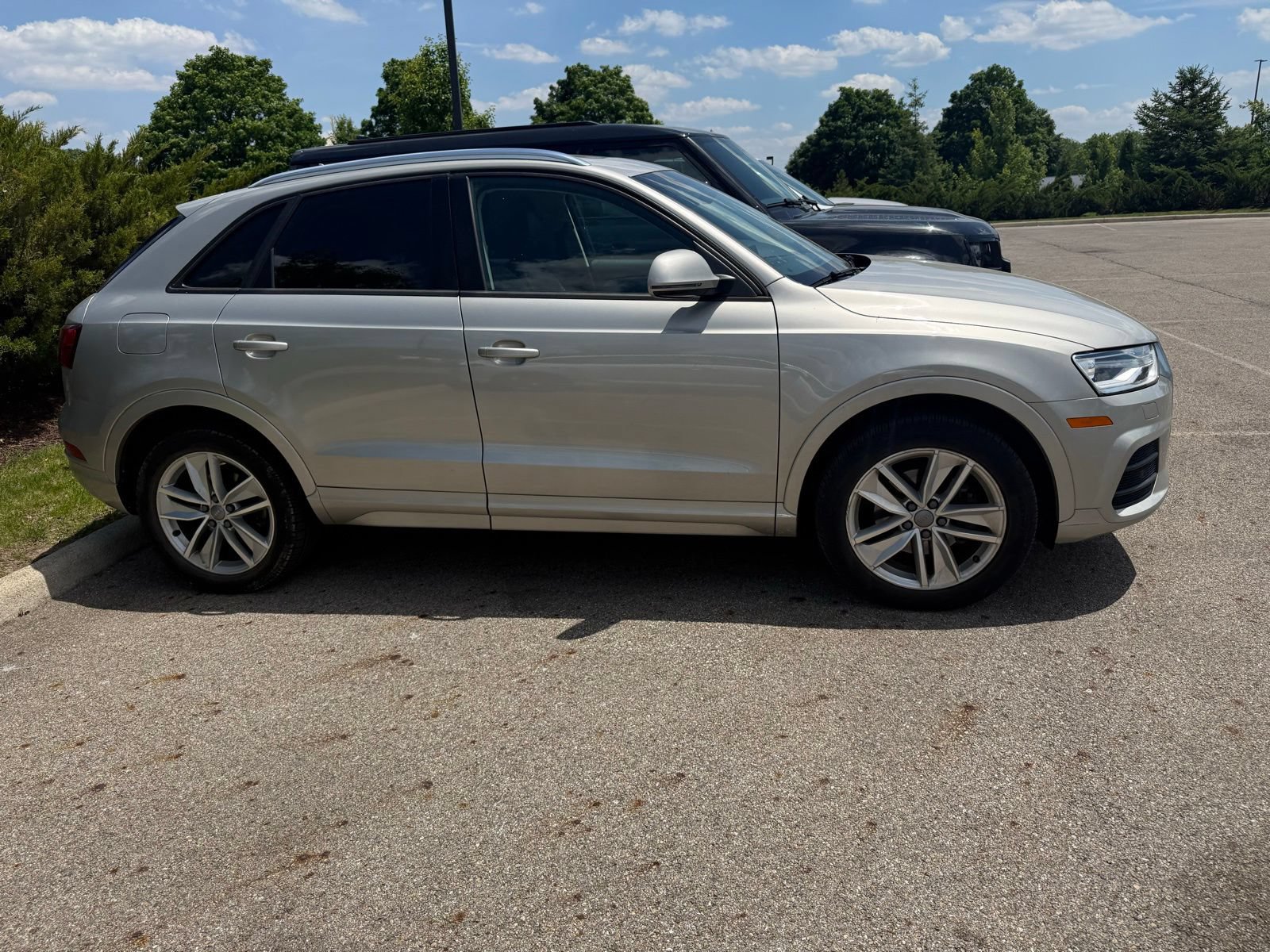 Used 2017 Audi Q3 2.0T Premium w/ Convenience Package AWD/4WD image 4