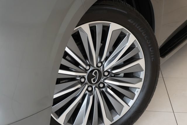 Used 2025 INFINITI QX80 Sensory AWD/4WD video 2