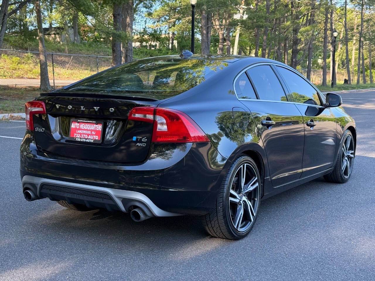 Used 2017 Volvo S60 T6 R-Design Platinum AWD/4WD image 5