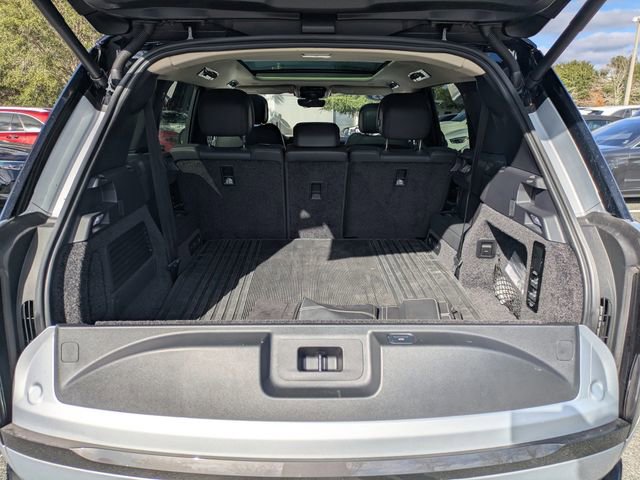 Used 2023 Land Rover Range Rover Long Wheelbase SE image 13