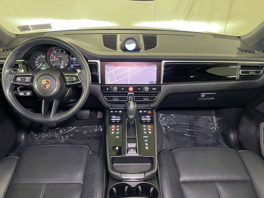 Certified 2024 Porsche Macan AWD/4WD image 26