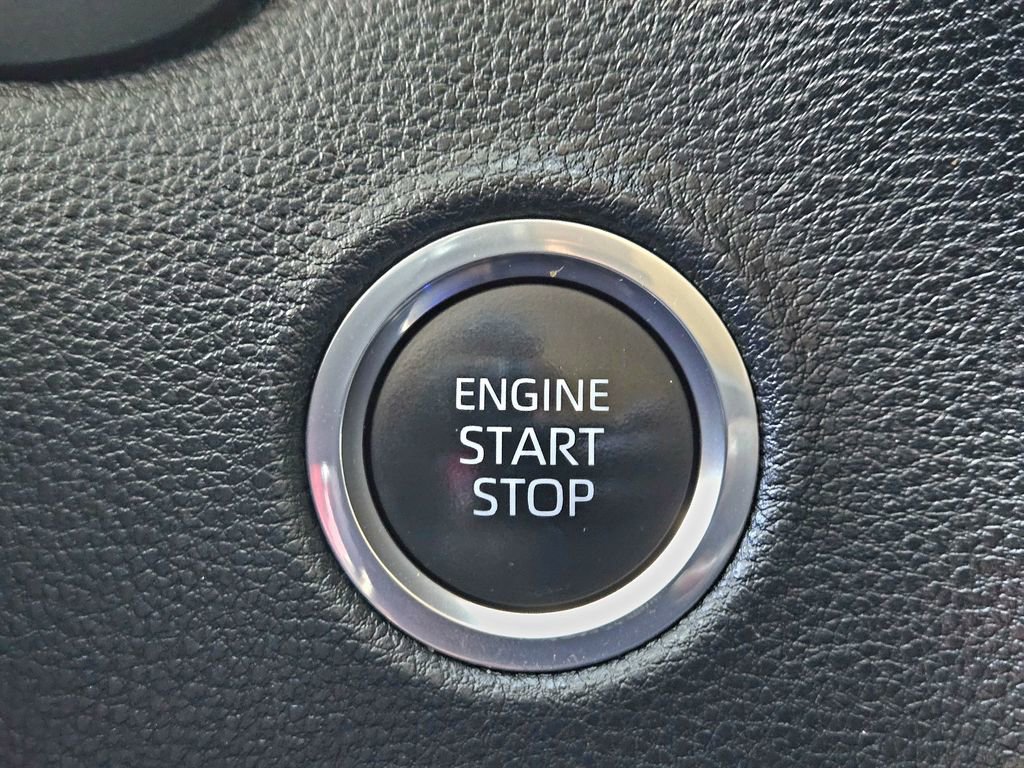 Used 2022 Toyota Tundra SR5 w/ SR5 Convenience Package image 22