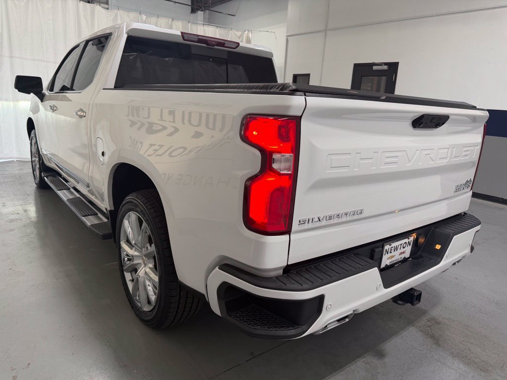 Used 2023 Chevrolet Silverado 1500 High Country w/ High Country Premium Package AWD/4WD image 38