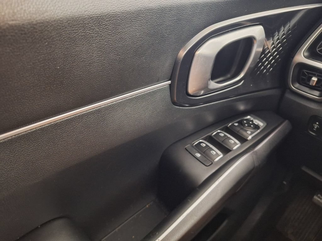 Used 2022 Kia Sorento LX FWD image 20