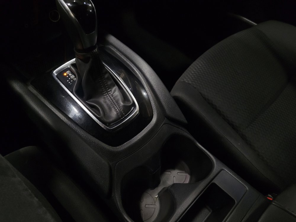 Used 2020 Nissan Rogue Sport S image 26