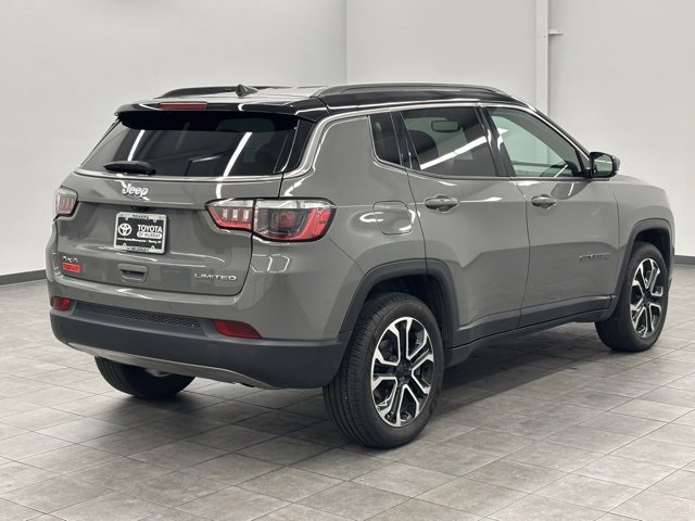 Used 2024 Jeep Compass Limited image 2