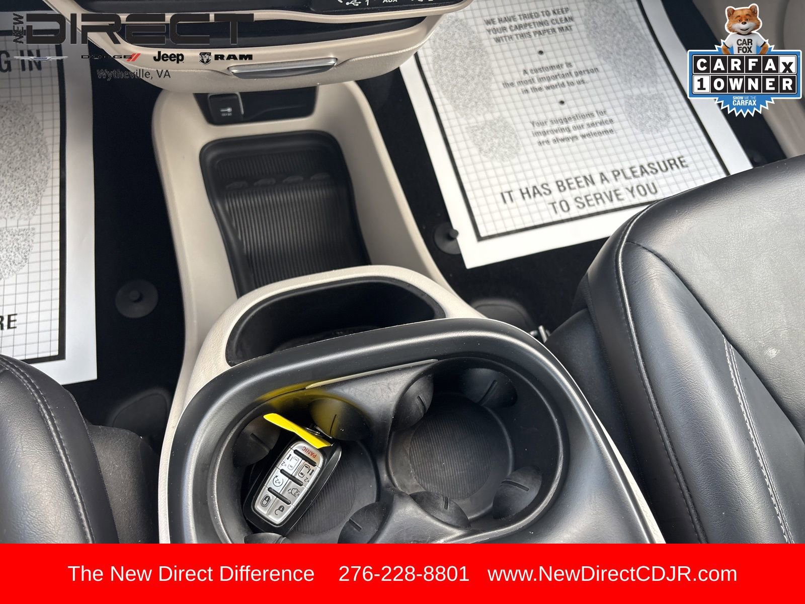 Used 2023 Chrysler Pacifica Touring-L image 15