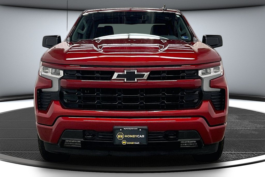 Used 2023 Chevrolet Silverado 1500 RST AWD/4WD image 2