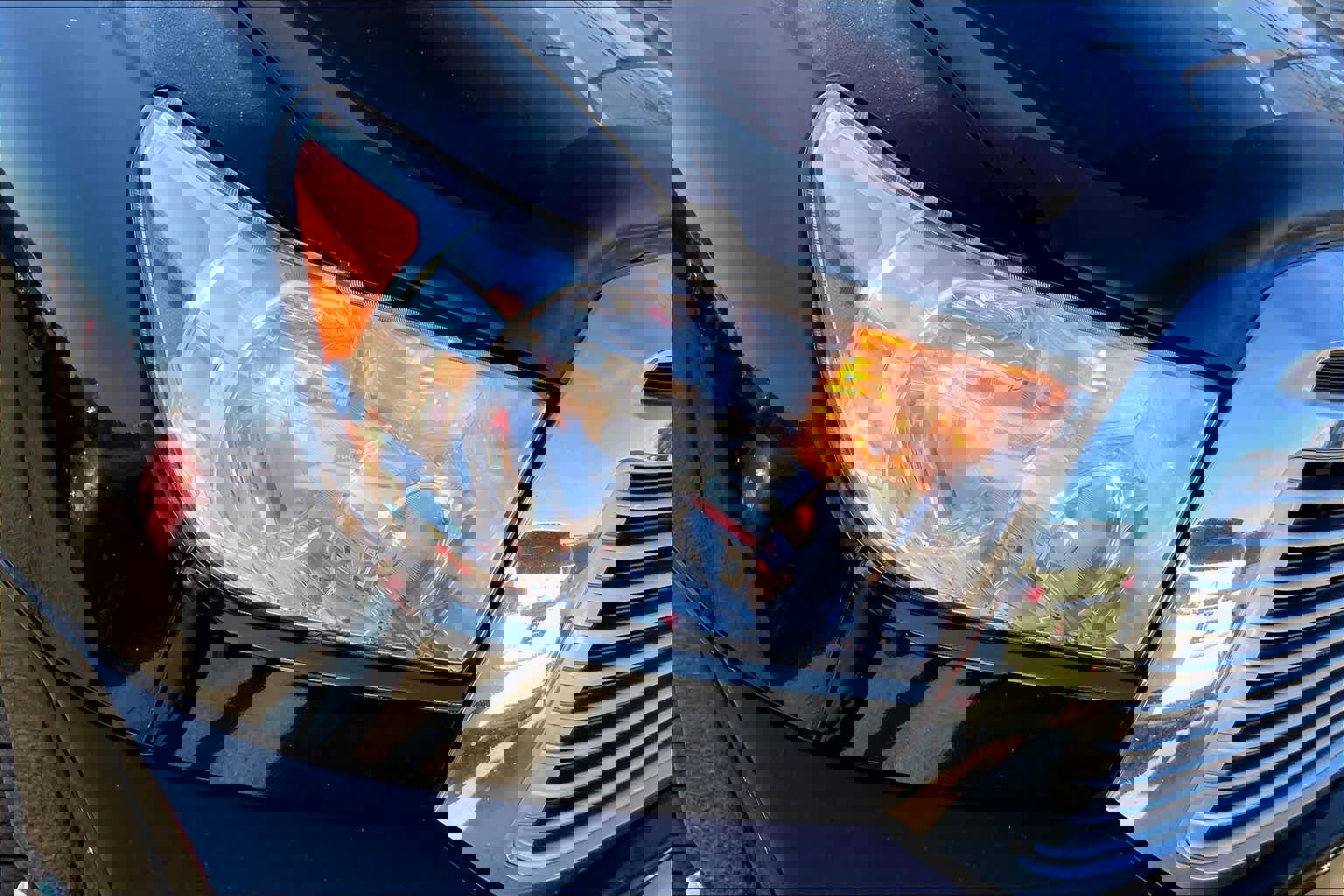 Used 2011 Toyota Tundra Limited w/ Platinum Pkg image 28