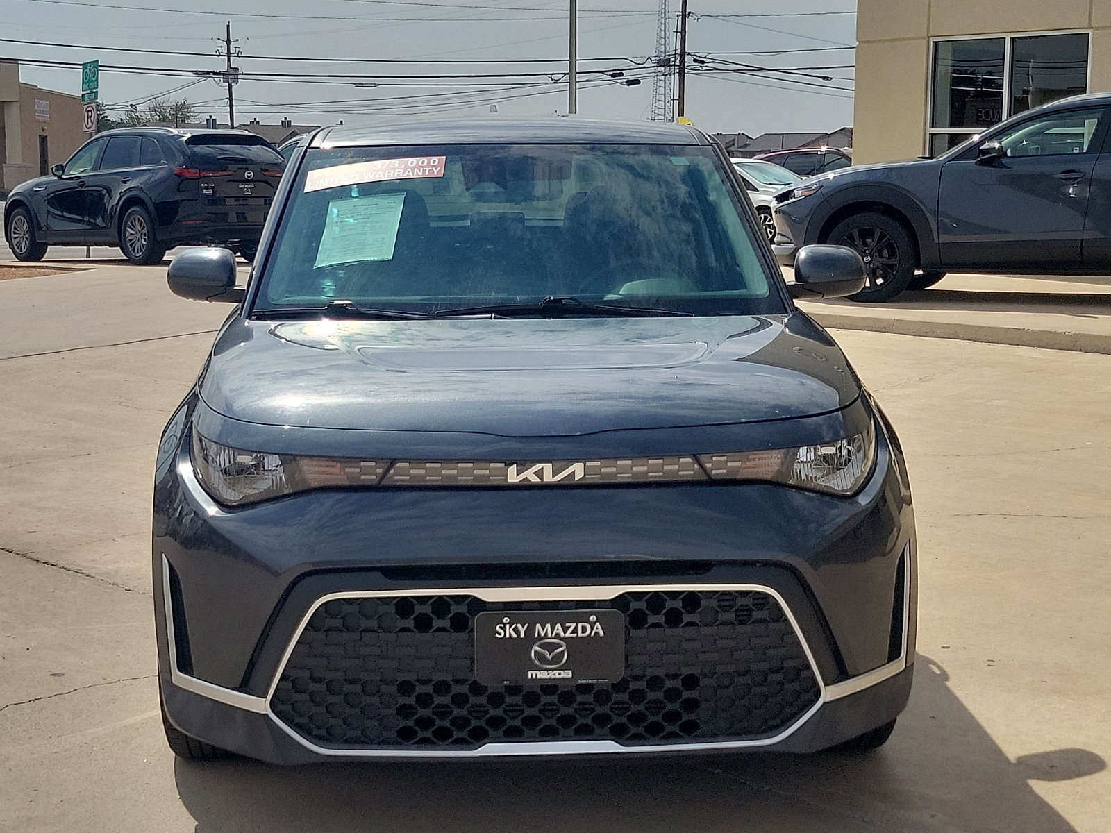Used 2024 Kia Soul LX w/ Option Group 015 FWD image 2