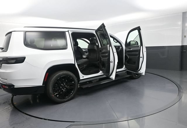 New 2026 Jeep Grand Wagoneer Limited AWD/4WD image 36
