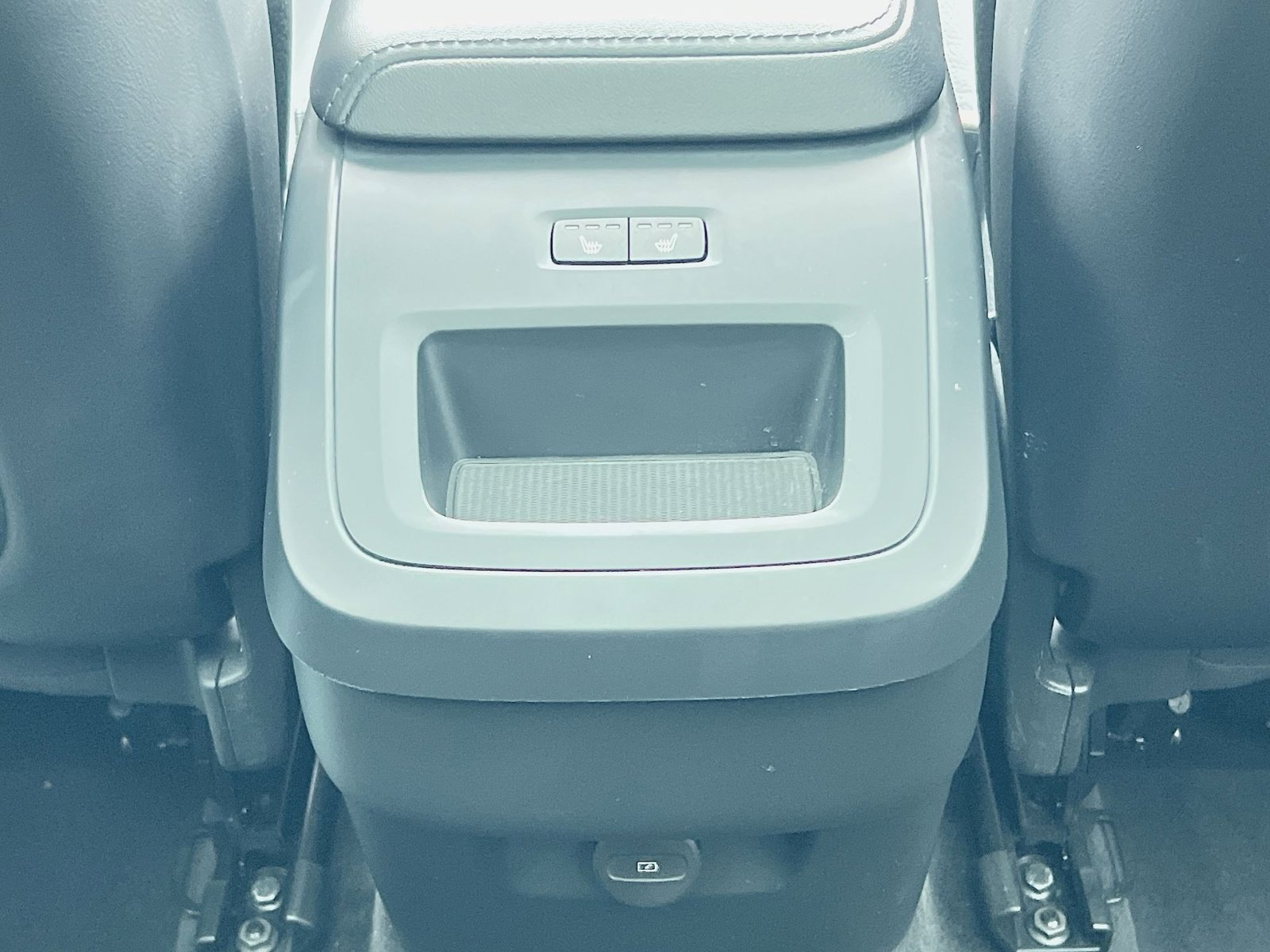 Certified 2023 Volvo XC60 B5 Plus w/ Climate Package image 23