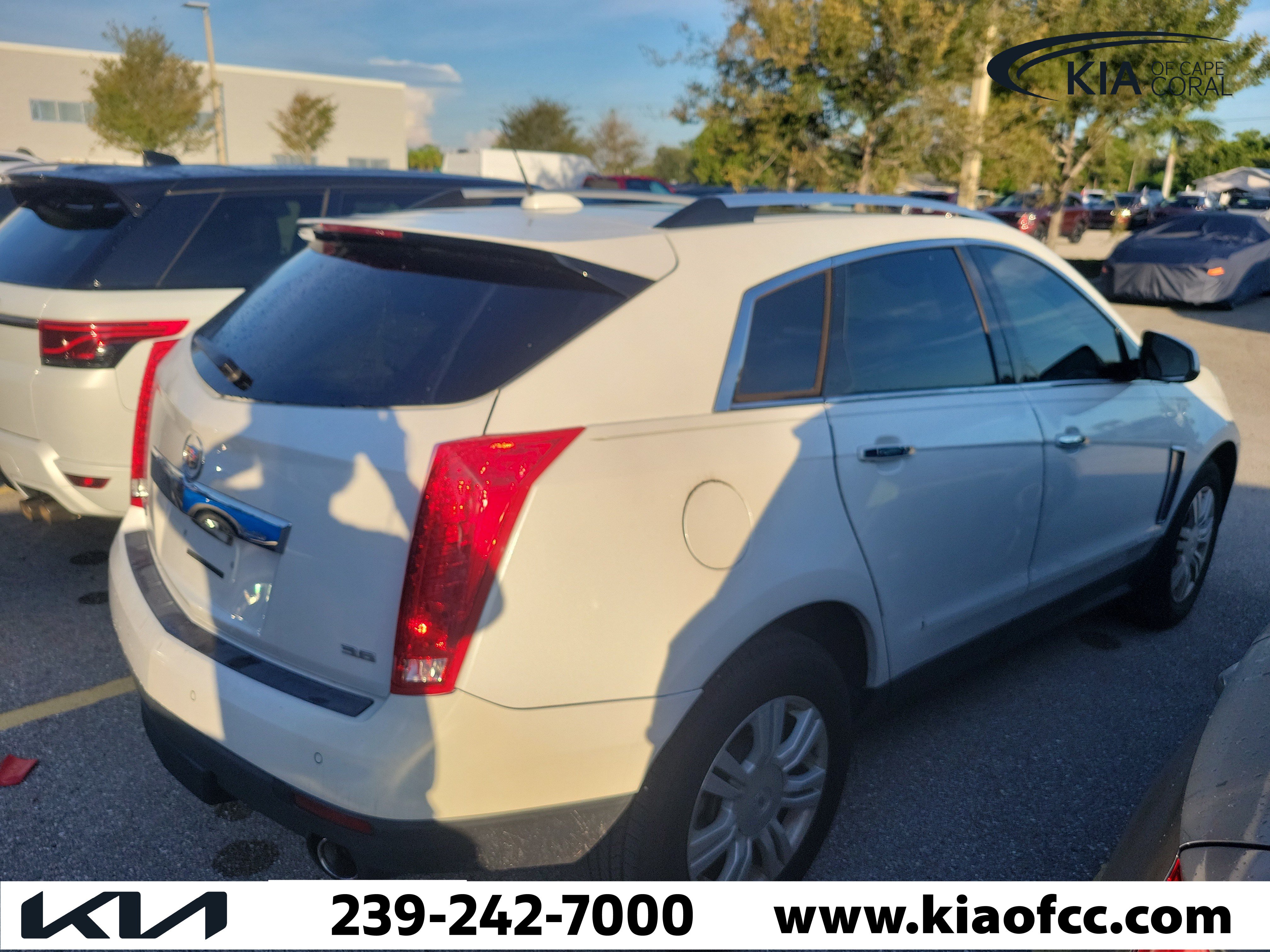 Used 2016 Cadillac SRX Luxury w/ Driver Awareness Package FWD image 6