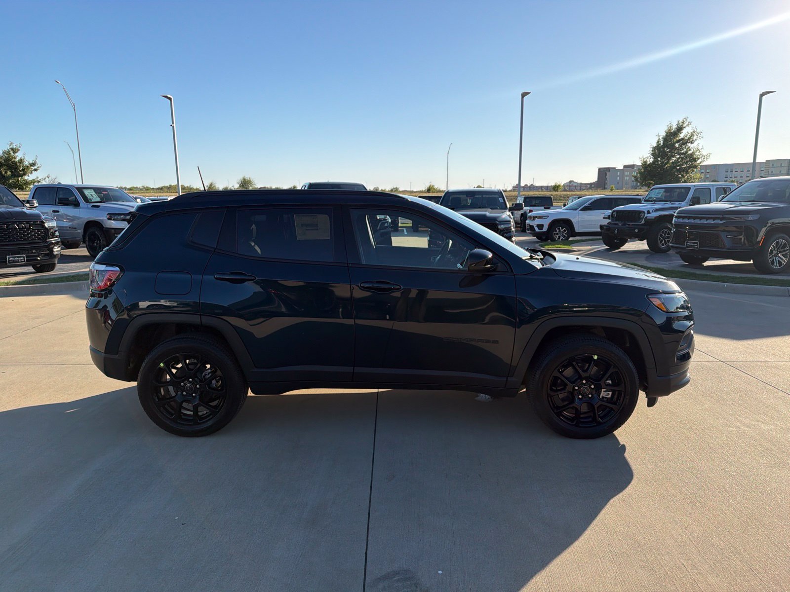 New 2027 Jeep Compass Latitude AWD/4WD image 6