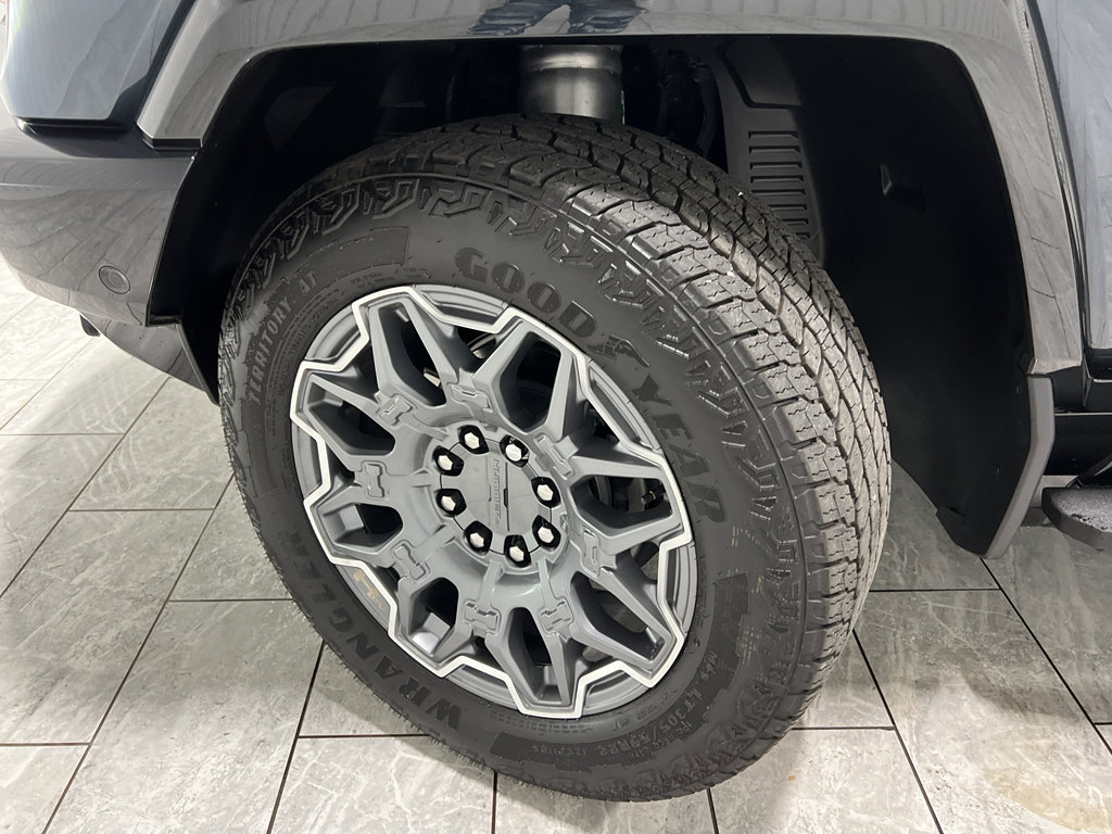 New 2025 GMC Hummer EV 3X image 34