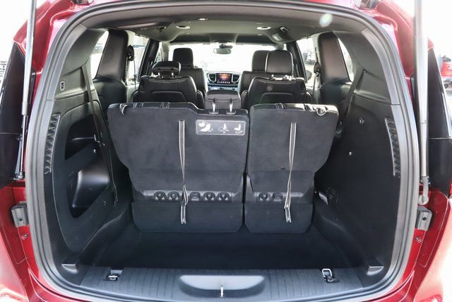 Used 2020 Chrysler Pacifica Touring-L w/ Advanced Safetytec Group image 8